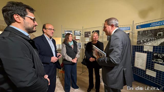 Il Santa Spazio Culturale celebra la Giornata dell’Europa con un’apertura straordinaria della mostra “L’Italia in Europa, l’Europa in Italia”