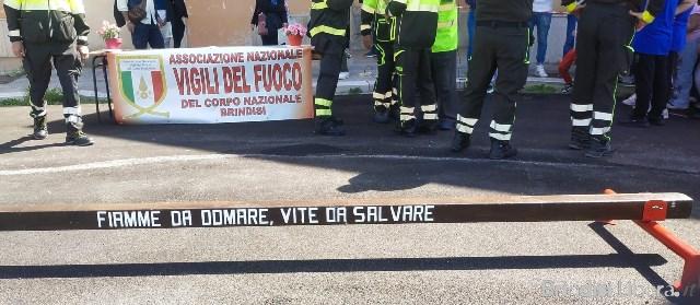 Gli alunni di Mesagne diventano Pompieri per un giorno.