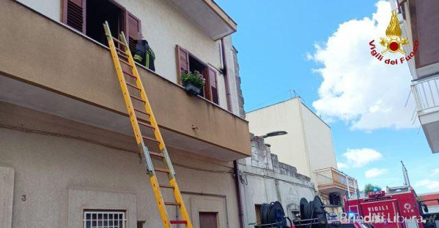 Incendio in un’abitazione a Villa Castelli: casa dichiarata inagibile