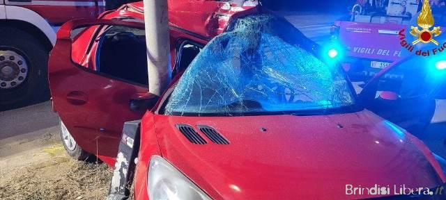Incidente nella notte in via Punta Penne: tre persone ferite