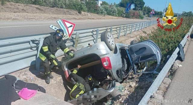 Incidente stradale sulla SS 379: i Vigili del Fuoco estraggono una donna dall’auto