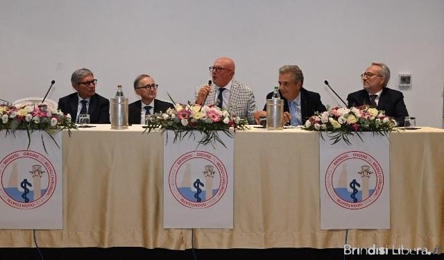 L’Ordine dei Medici festeggia la professione, omaggia i colleghi  ed accoglie i neolaureati: “Siate intraprendenti e difendete il diritto alla cura”